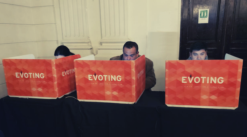 ¿Electrónica Presencial o Remota?